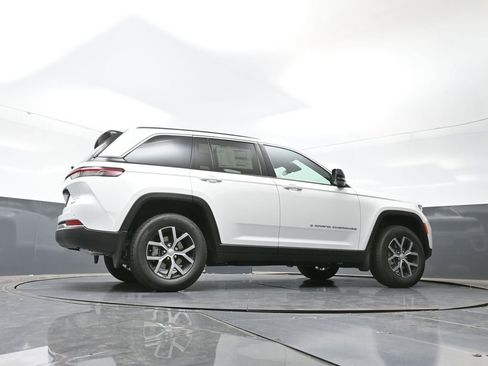 New 2025 Jeep Grand Cherokee Limited w/ Trailer Tow Package image 47