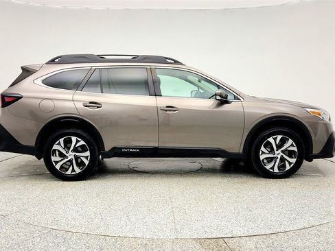 Used 2022 Subaru Outback Limited XT image 6