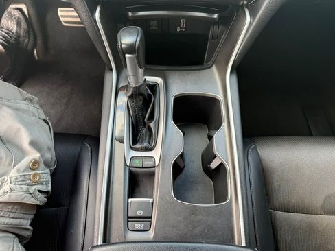Used 2018 Honda Accord Sport image 15