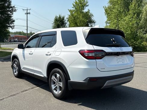 Used 2023 Honda Pilot EX-L image 2