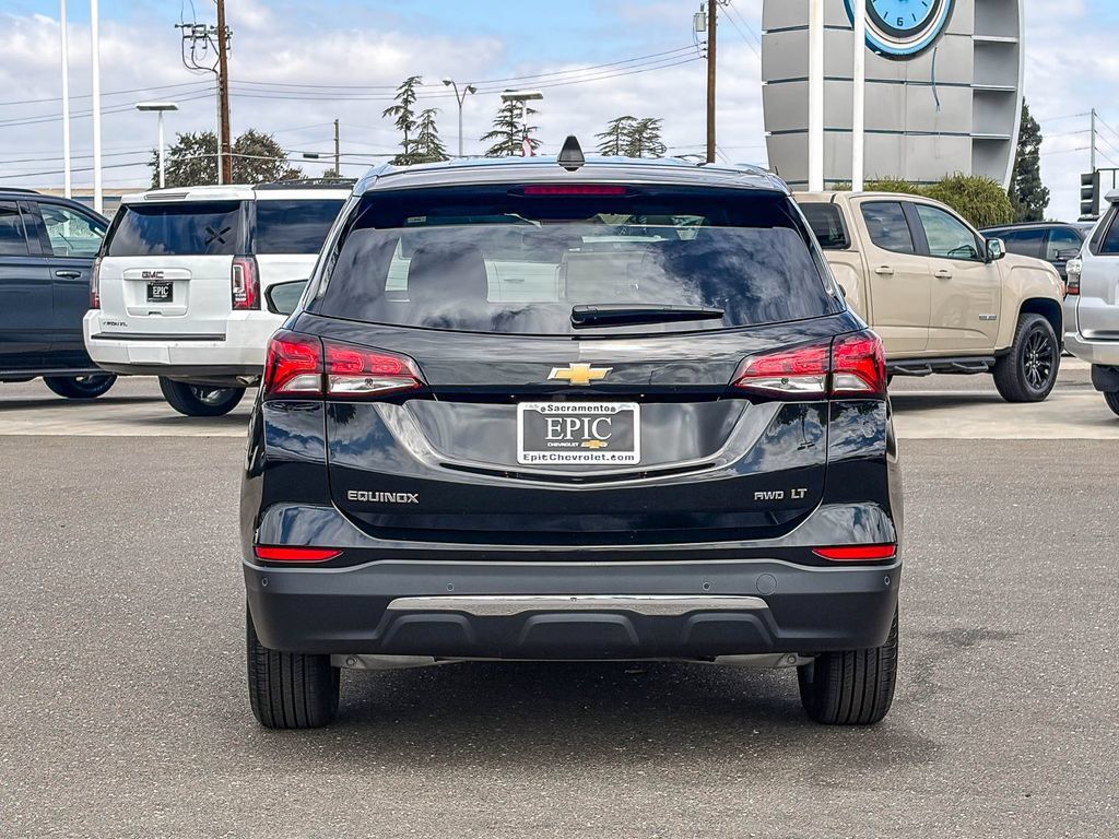 Used 2024 Chevrolet Equinox LT AWD/4WD image 2