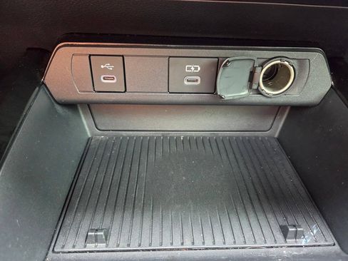 Used 2024 Toyota Prius Prime FWD image 20