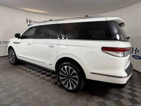 Used 2023 Lincoln Navigator L Reserve AWD/4WD image 4
