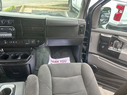 Used 2021 Chevrolet Express 2500 LS w/ Enhanced Convenience Package RWD image 21