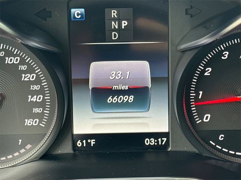 Used 2018 Mercedes-Benz GLC 300 w/ Premium Package image 28