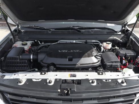 Used 2019 Chevrolet Colorado LT AWD/4WD image 11