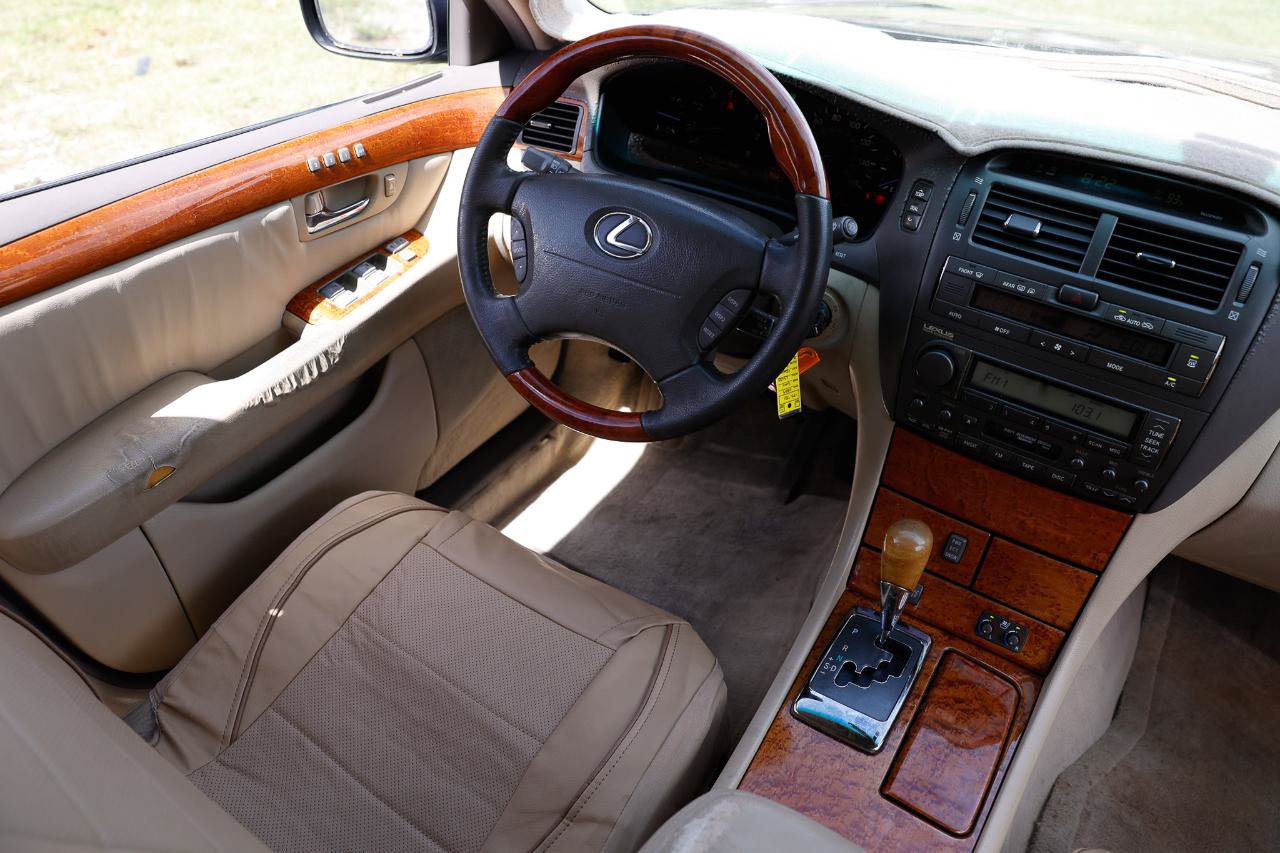 Used 2005 Lexus LS 430 w/ Premium Pkg RWD image 20