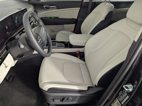 New 2026 Kia Sportage EX image 12