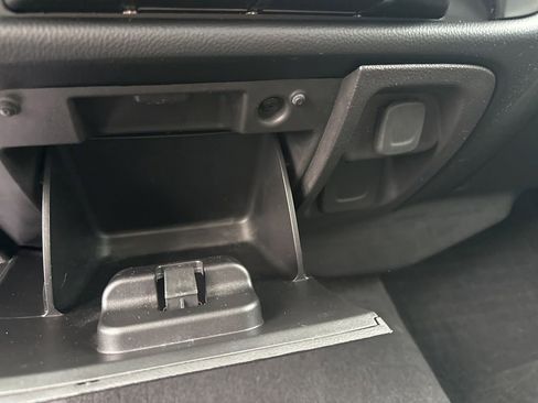 Used 2018 Chevrolet Silverado 1500 LT w/ Texas Edition image 27