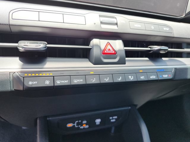 New 2026 Kia K4 FWD image 21
