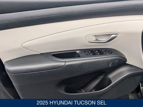 Certified 2025 Hyundai Tucson SEL AWD/4WD image 11