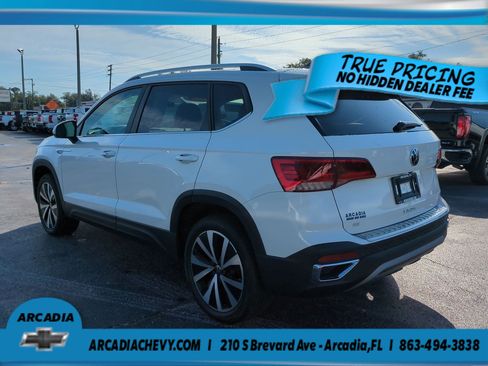 Used 2024 Volkswagen Taos SE FWD image 6