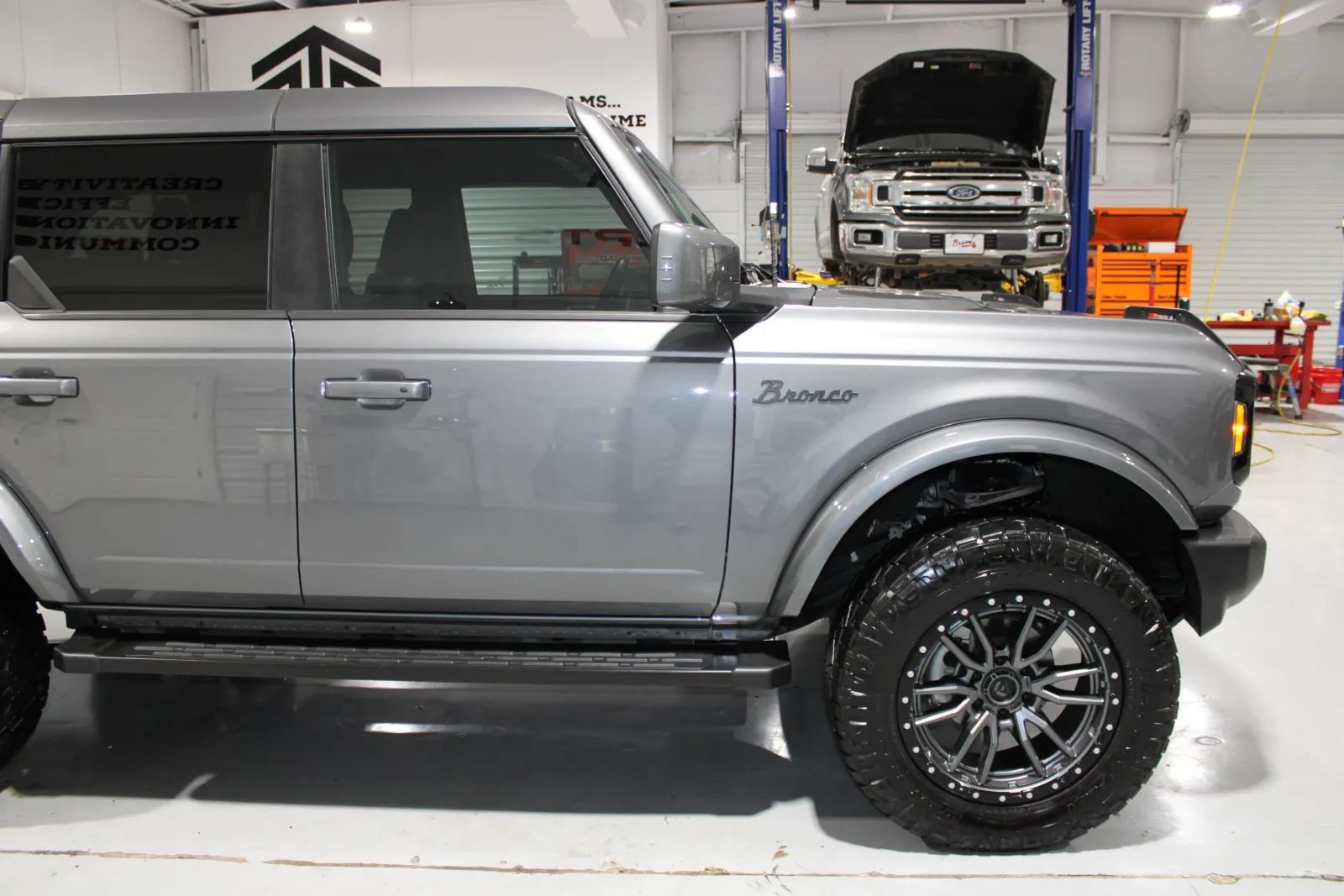 Used 2024 Ford Bronco Outer Banks AWD/4WD image 22