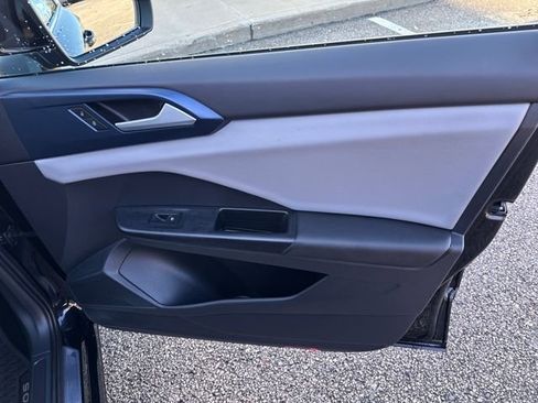 Certified 2022 Volkswagen Taos SE w/ Panoramic Sunroof Package image 36