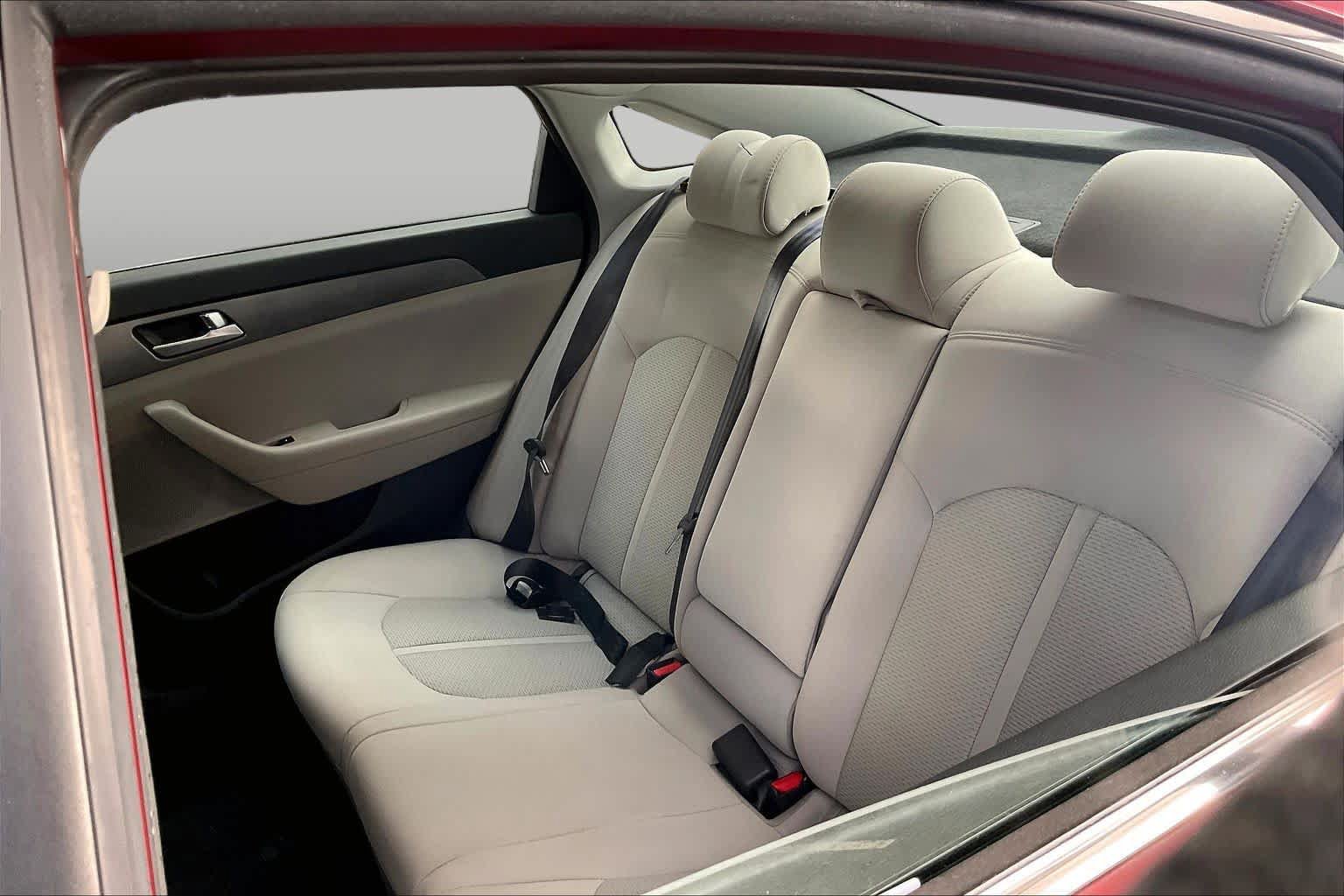 Used 2016 Hyundai Sonata SE FWD image 21