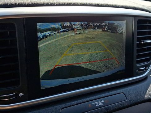 Used 2020 Kia Sportage LX AWD/4WD image 17