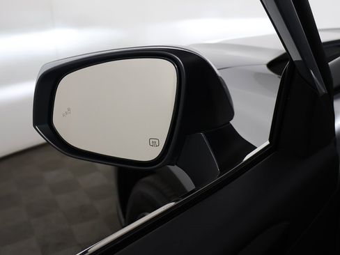 Used 2021 Toyota Highlander XLE image 34