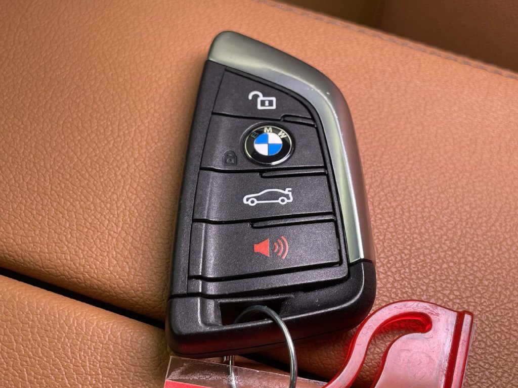 Used 2023 BMW 530e xDrive w/ Convenience Package AWD/4WD image 40
