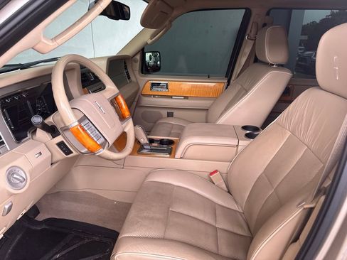 Used 2008 Lincoln Navigator 2WD image 10