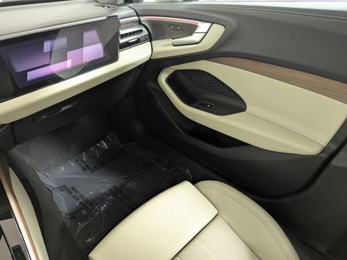 Certified 2025 Audi A5 2.0T Prestige w/ 19" Wheel Package image 11