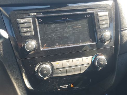 Certified 2020 Nissan Rogue S image 21