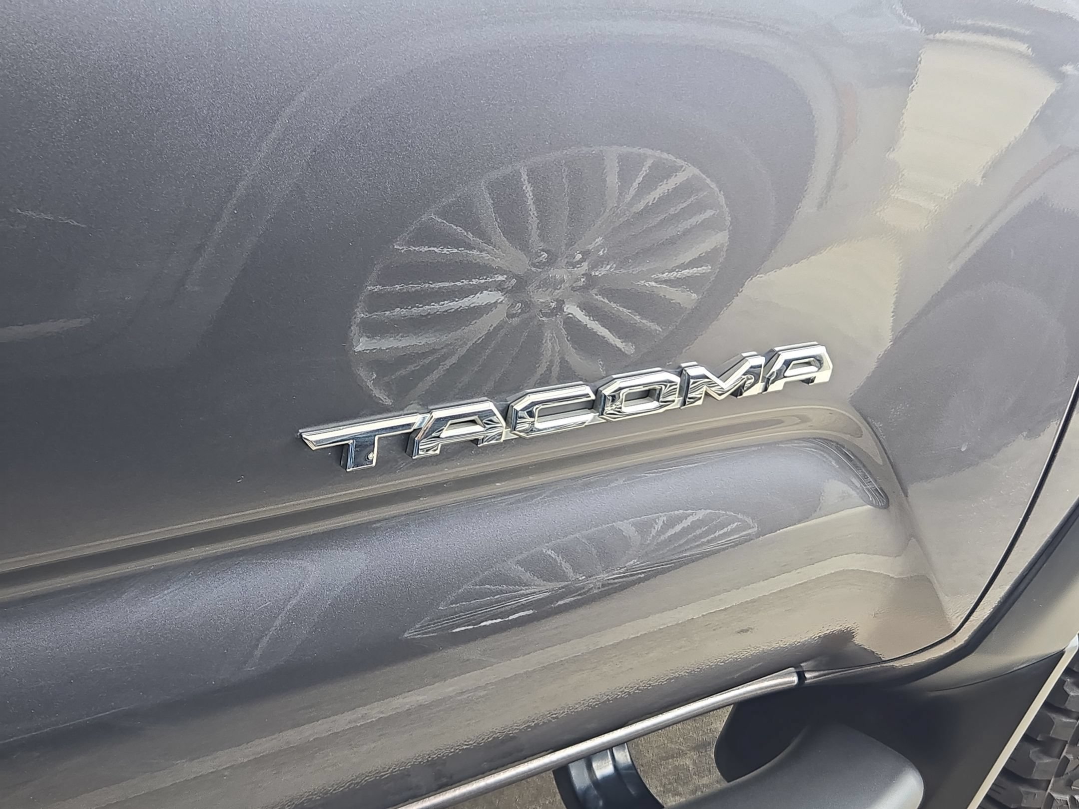 Used 2020 Toyota Tacoma TRD Off-Road w/ Technology Package AWD/4WD image 9