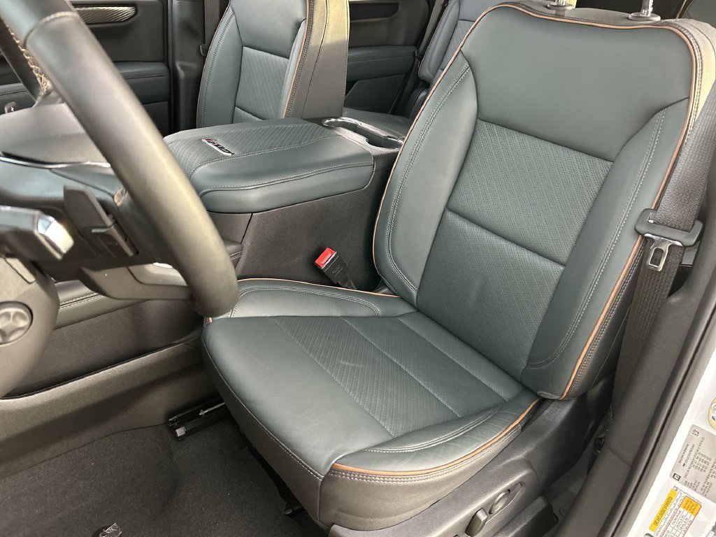 Used 2026 GMC Yukon AT4 AWD/4WD image 19