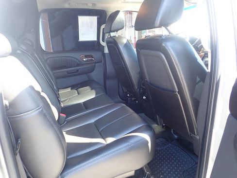 Used 2007 Chevrolet Avalanche LT w/ LT Preferred Equipment Group AWD/4WD image 34
