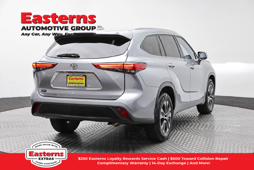 Used 2021 Toyota Highlander XLE FWD image 6