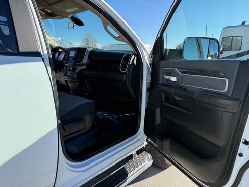 Used 2020 RAM 2500 Big Horn image 25