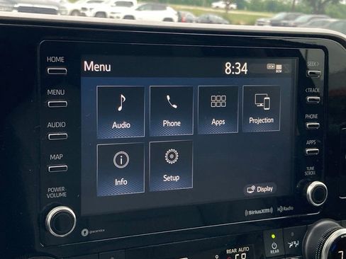 Used 2022 Toyota Highlander XLE FWD image 22