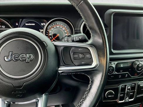 Used 2020 Jeep Wrangler Unlimited Sahara image 19