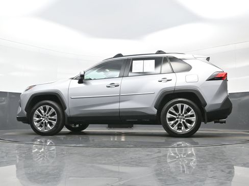 Used 2023 Toyota RAV4 XLE Premium AWD/4WD image 29