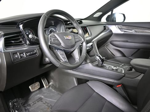 Used 2025 Cadillac XT5 Sportv w/ Technology Package AWD/4WD image 23