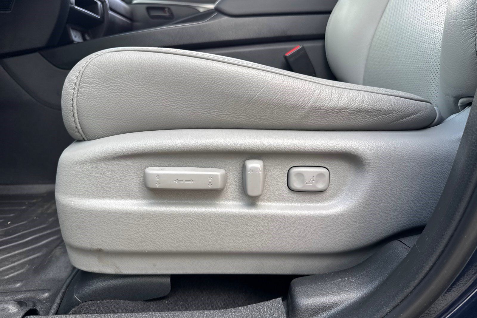 Used 2024 Honda Passport EX-L image 15