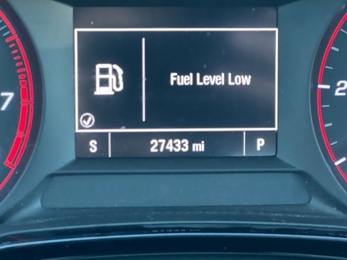 Used 2024 Chevrolet Trax RS w/ Sunroof Package image 25