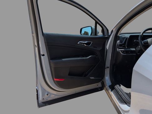 Used 2025 Kia Sportage SX FWD image 12