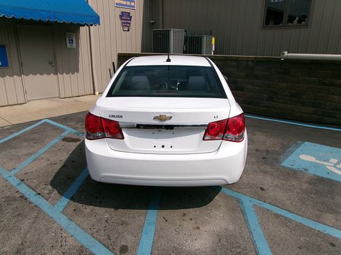Used 2014 Chevrolet Cruze LT image 3