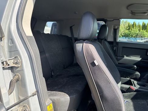 Used 2014 Toyota FJ Cruiser 4WD image 13