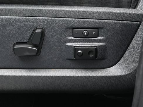 Used 2012 RAM 1500 Limited RWD image 10