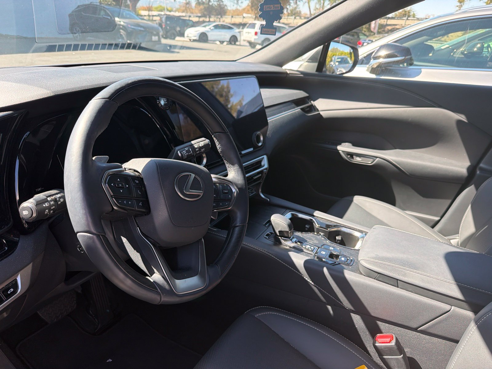 Used 2025 Lexus RX 350 Premium w/ Accessory Package (K3) FWD image 8