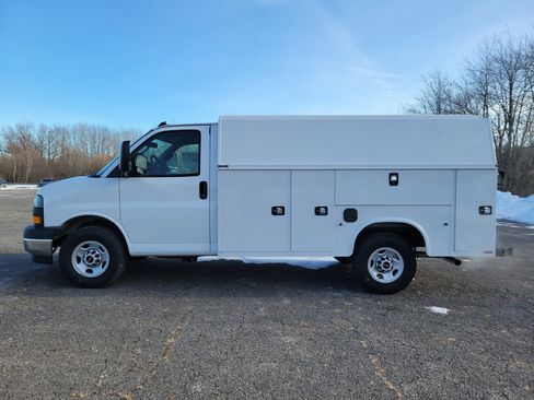 New 2025 GMC Savana 3500 w/ Power Convenience Package image 2