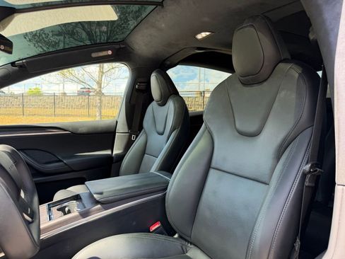 Used 2023 Tesla Model X image 25
