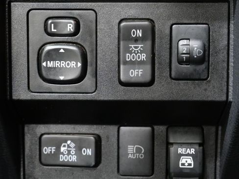 Used 2019 Toyota Tundra Limited w/ TRD Off Road Package image 13