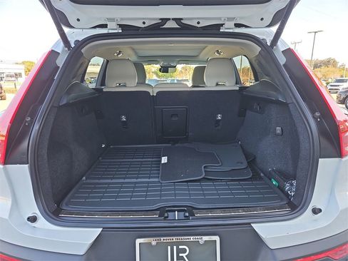 Used 2025 Volvo XC40 B5 Ultra w/ Protection Package Premier image 11