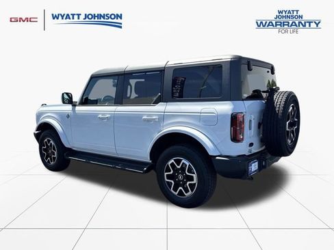 Used 2025 Ford Bronco Outer Banks AWD/4WD image 3