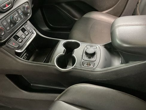 Used 2018 GMC Terrain SLT w/ Preferred Package image 19