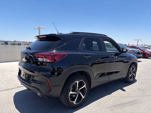 Used 2022 Chevrolet TrailBlazer RS FWD image 3