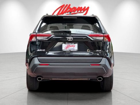 Used 2024 Toyota RAV4 XLE FWD image 5