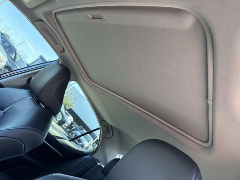 Used 2022 Toyota Camry SE image 50